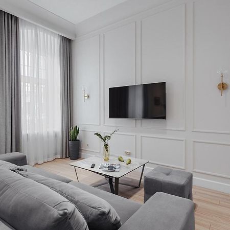 New! Luxury Apartment In The Center Of Odessa Overlooking Deribasovskaya Str. Low Price! Exteriér fotografie