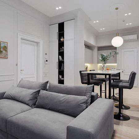 New! Luxury Apartment In The Center Of Odessa Overlooking Deribasovskaya Str. Low Price! Exteriér fotografie