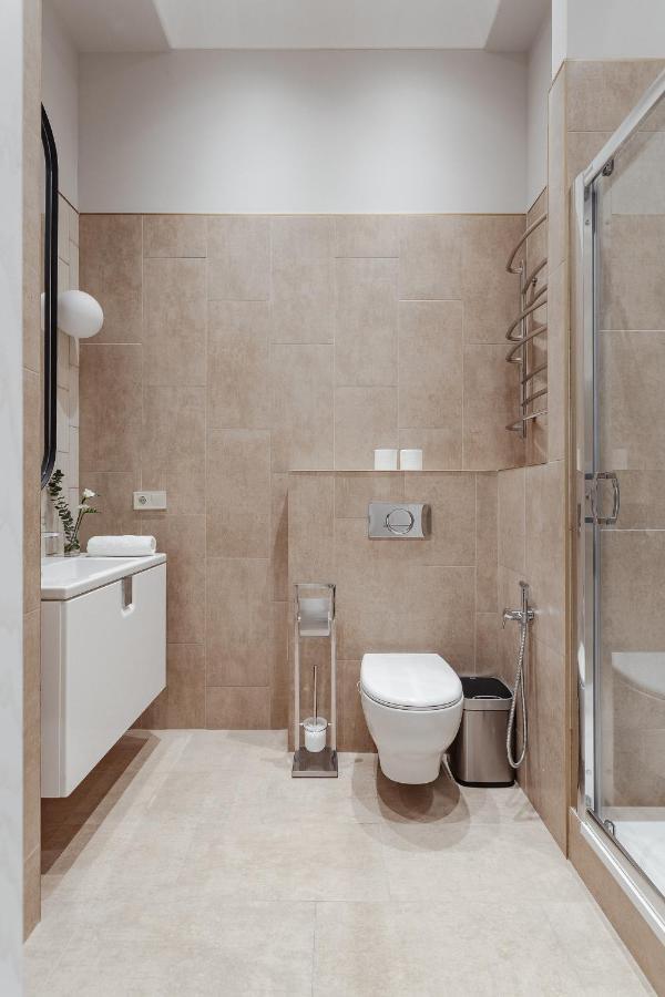 New! Luxury Apartment In The Center Of Odessa Overlooking Deribasovskaya Str. Low Price! Exteriér fotografie