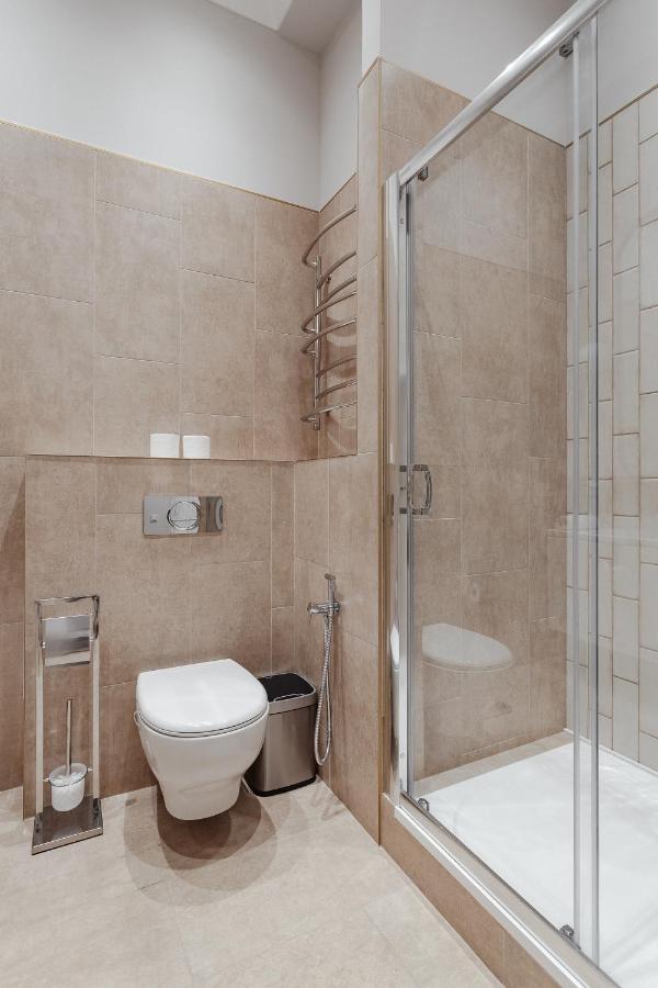 New! Luxury Apartment In The Center Of Odessa Overlooking Deribasovskaya Str. Low Price! Exteriér fotografie