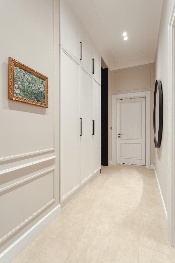 New! Luxury Apartment In The Center Of Odessa Overlooking Deribasovskaya Str. Low Price! Exteriér fotografie