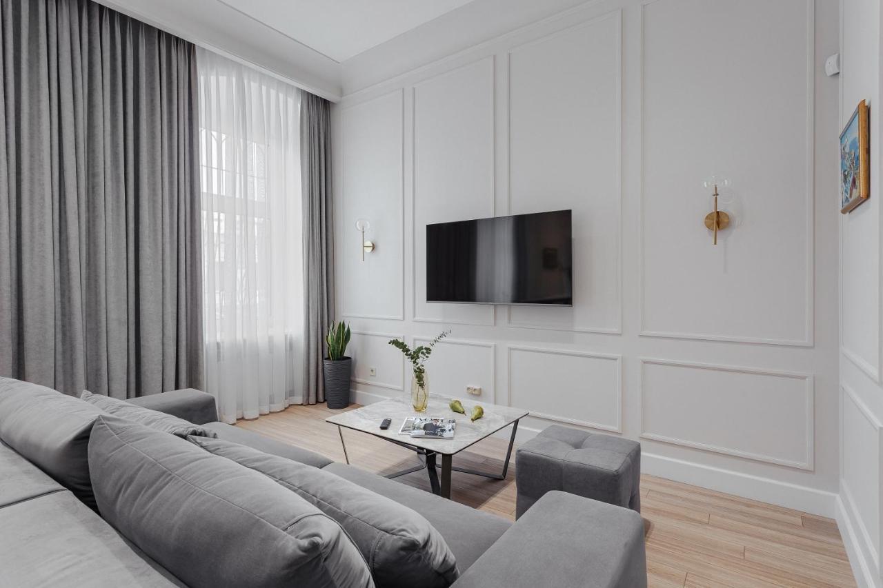 New! Luxury Apartment In The Center Of Odessa Overlooking Deribasovskaya Str. Low Price! Exteriér fotografie