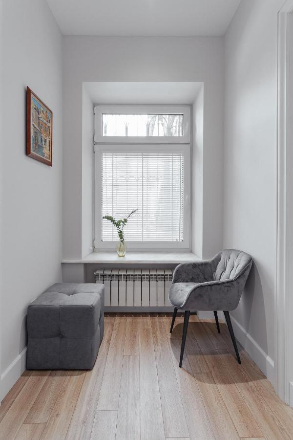 New! Luxury Apartment In The Center Of Odessa Overlooking Deribasovskaya Str. Low Price! Exteriér fotografie