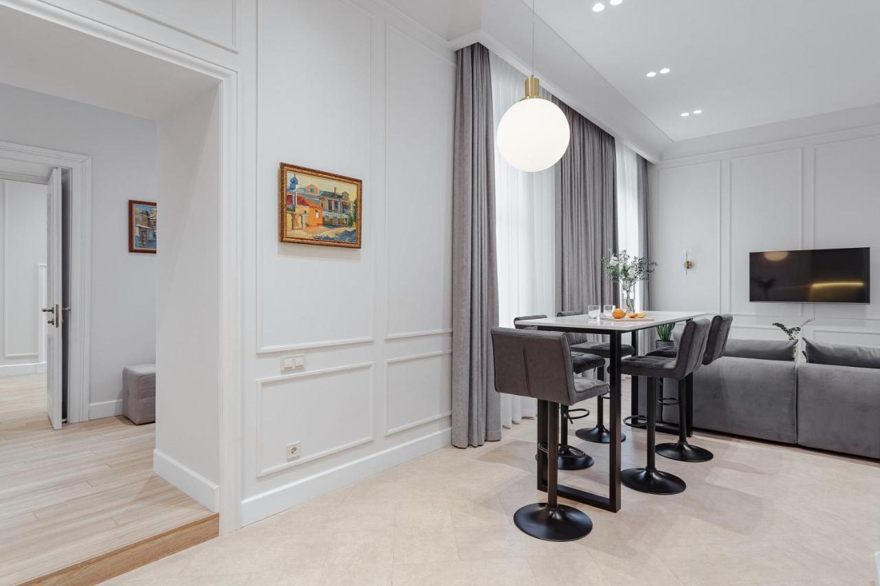 New! Luxury Apartment In The Center Of Odessa Overlooking Deribasovskaya Str. Low Price! Exteriér fotografie