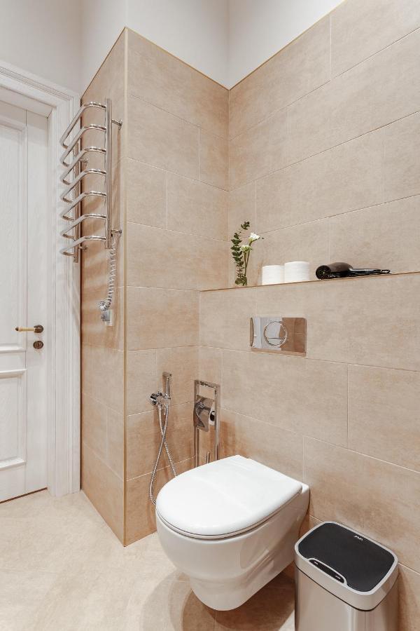 New! Luxury Apartment In The Center Of Odessa Overlooking Deribasovskaya Str. Low Price! Exteriér fotografie
