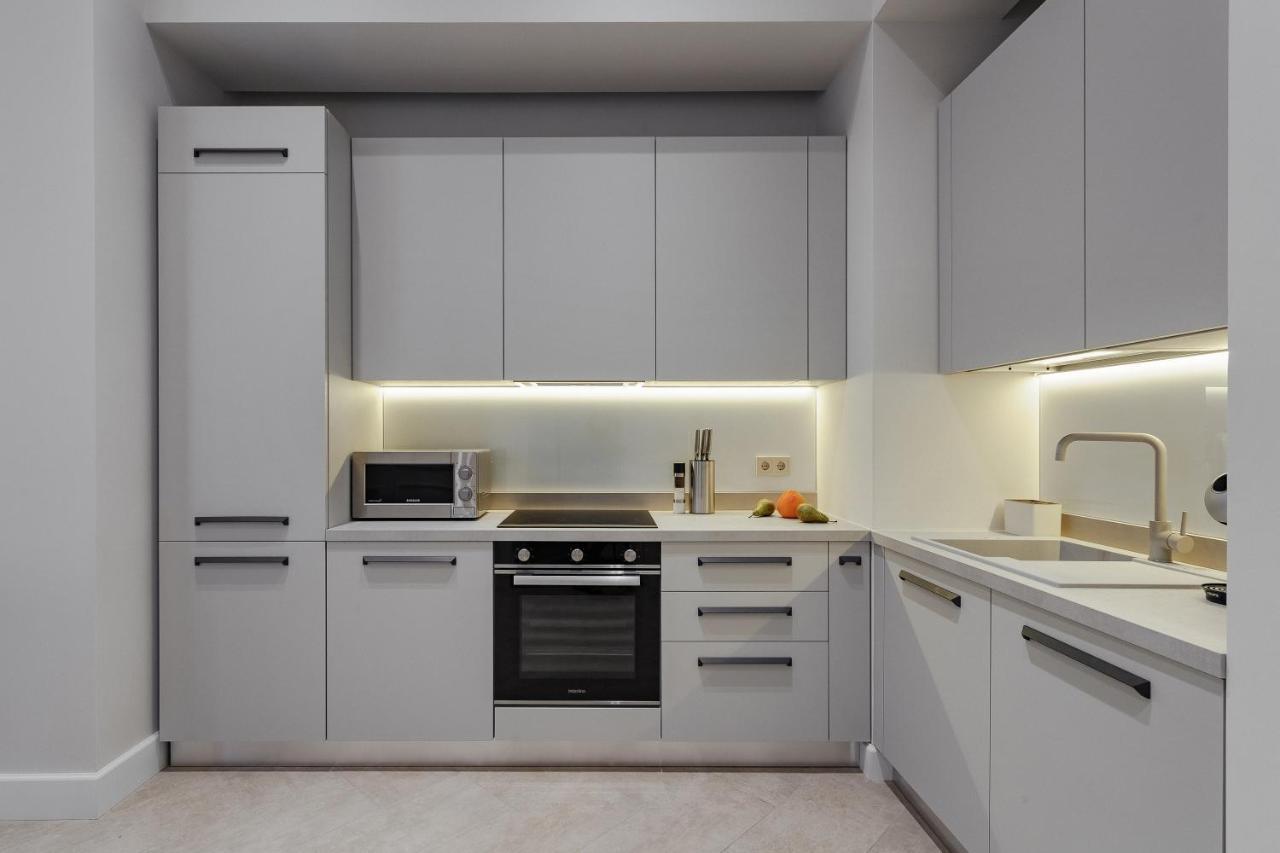 New! Luxury Apartment In The Center Of Odessa Overlooking Deribasovskaya Str. Low Price! Exteriér fotografie