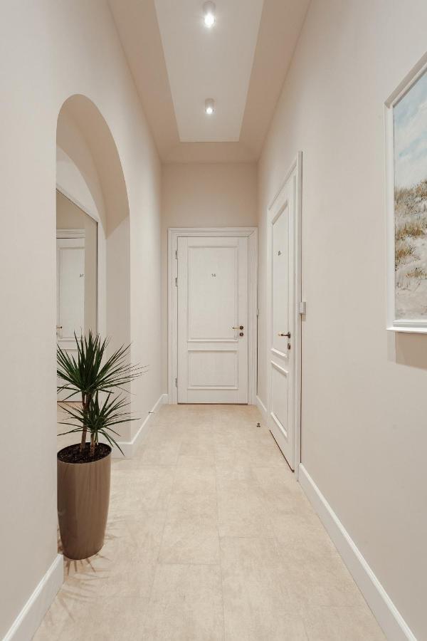 New! Luxury Apartment In The Center Of Odessa Overlooking Deribasovskaya Str. Low Price! Exteriér fotografie
